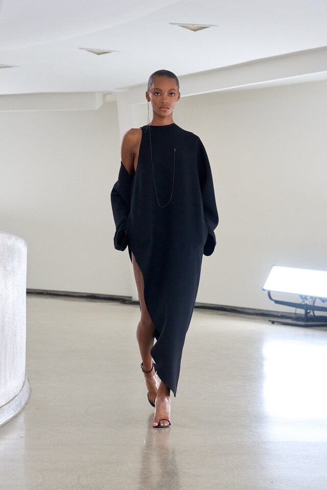 Ala&#239;a Winter/Spring 2025 WS25 NYFW Guggenheim Pieter Mulier
