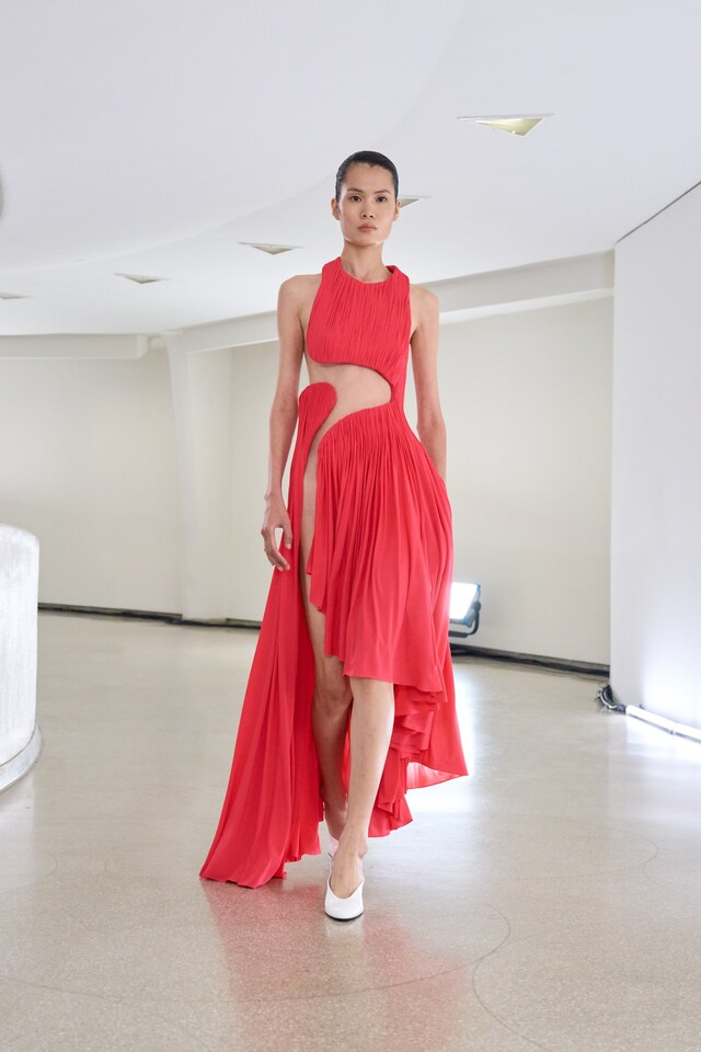 Ala&#239;a Winter/Spring 2025 WS25 NYFW Guggenheim Pieter Mulier