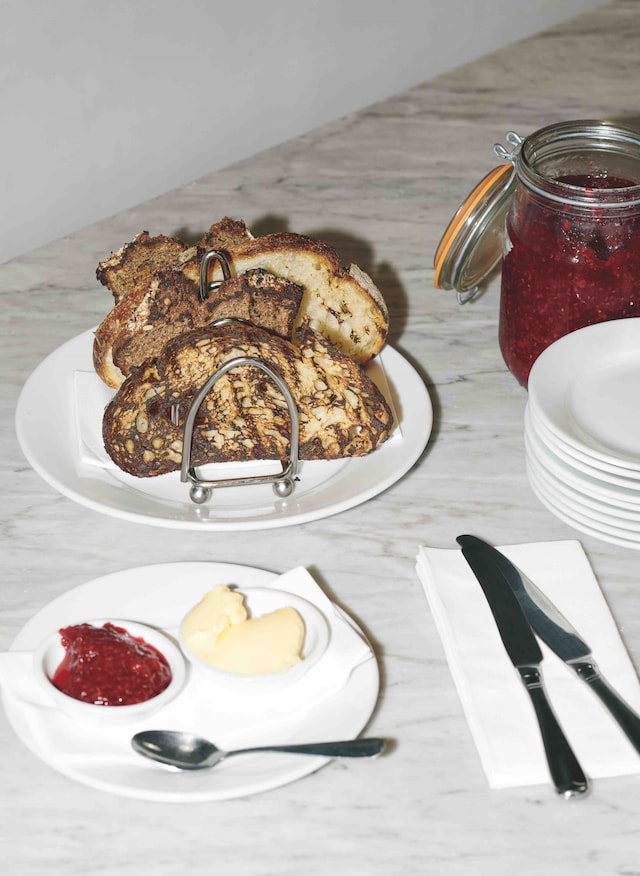 Caf&#233; Cecilia Cookbook by Max Rocha