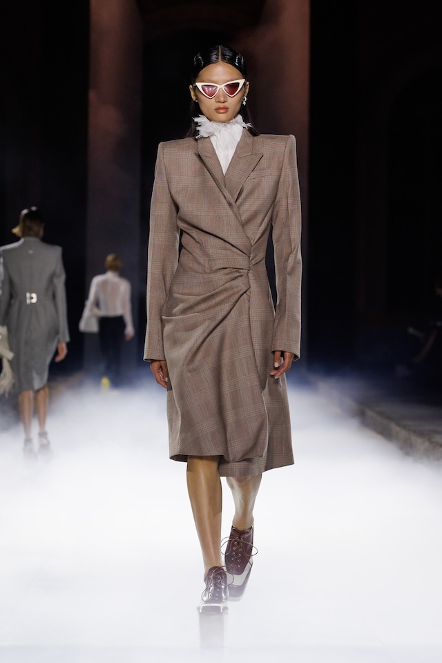 McQueen Spring/Summer 2025 SS25 Se&#225;n McGirr show collection