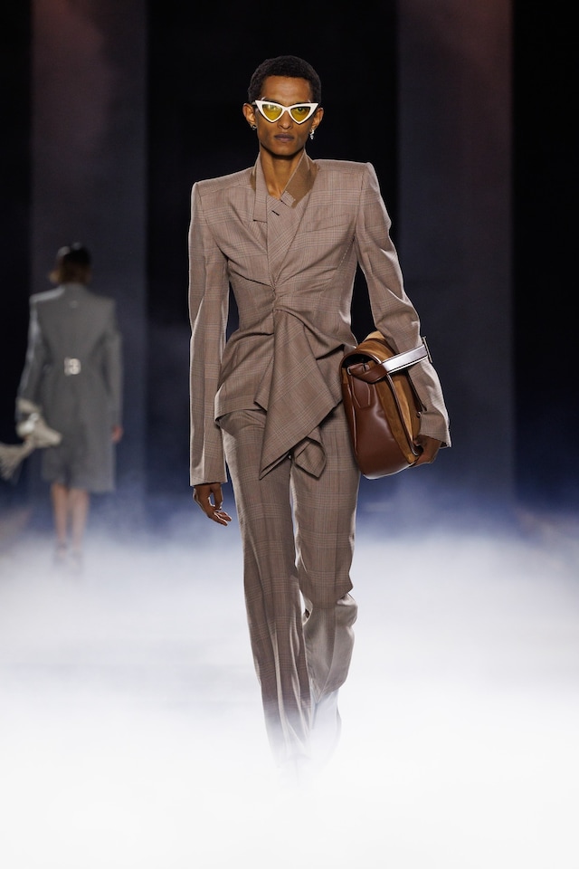 McQueen Spring/Summer 2025 SS25 Se&#225;n McGirr show collection