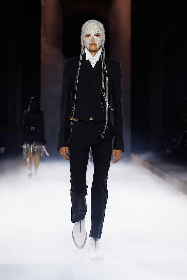 McQueen Spring/Summer 2025 SS25 Se&#225;n McGirr show collection