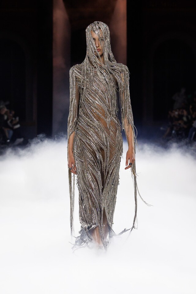 McQueen Spring/Summer 2025 SS25 Se&#225;n McGirr show collection