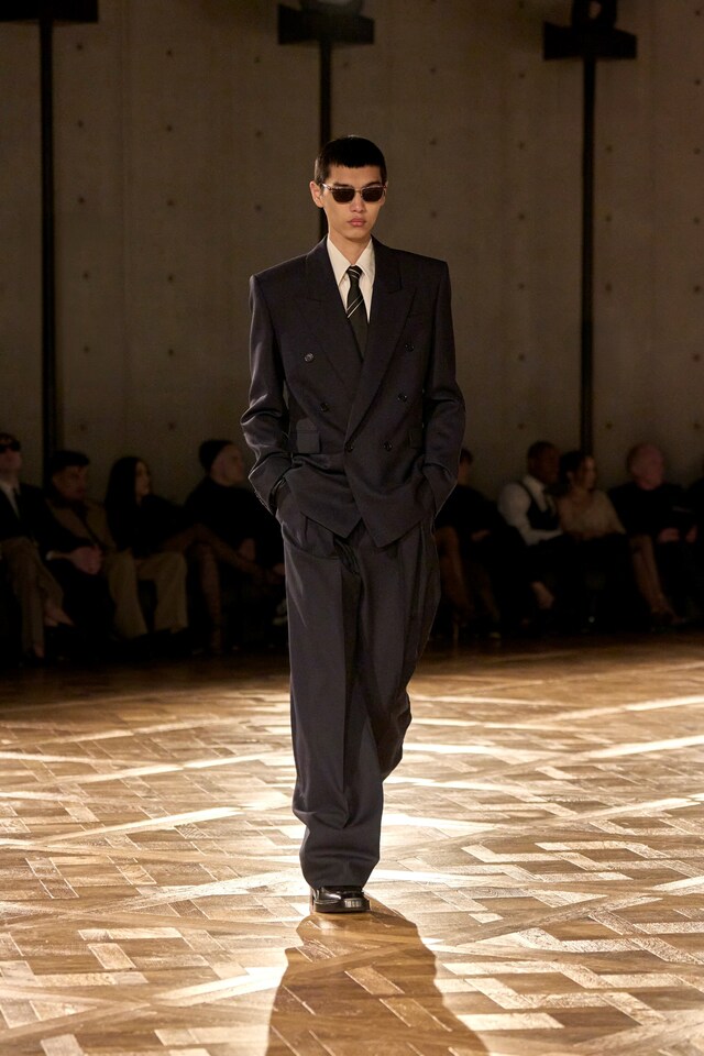 SAINT LAURENT_FASHION_SHOW_MEN_WINTER25_RUNWAY_32_