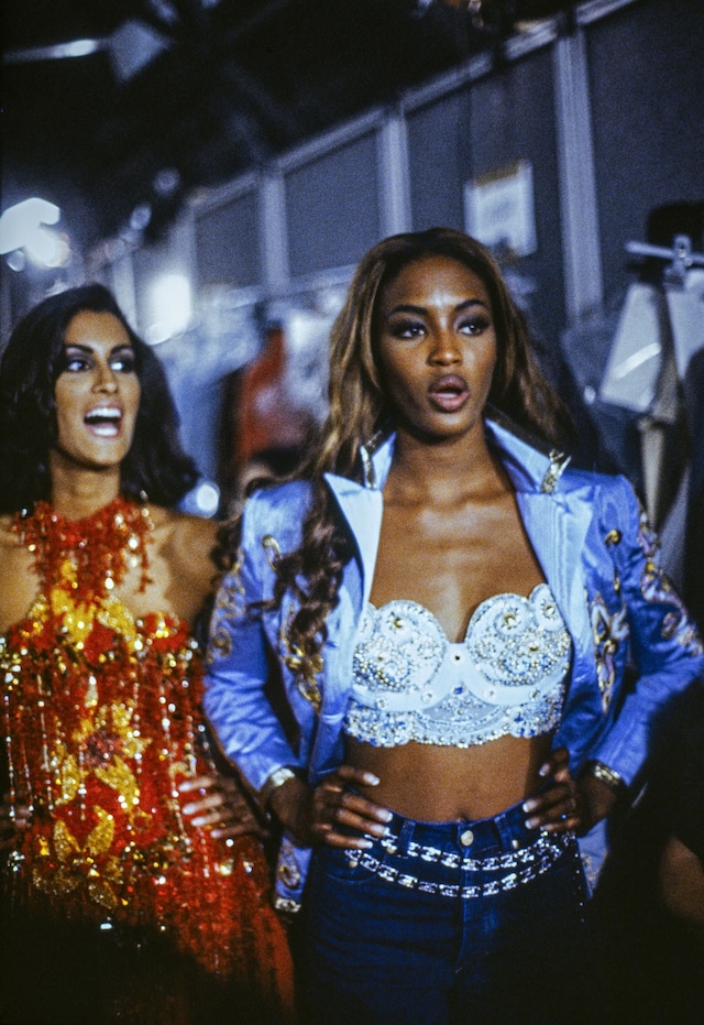 Naomi Campbell Backstage Spring_Summer Milan 1992.