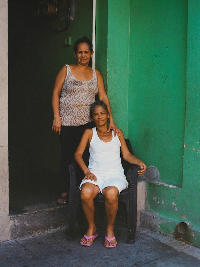 Tambi&#233;n Somos Mujeres by Constanze Han