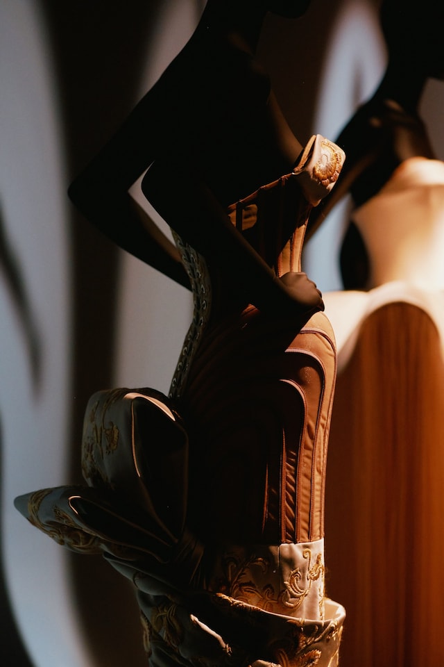 Schiaparelli: Fashion Becomes Art 