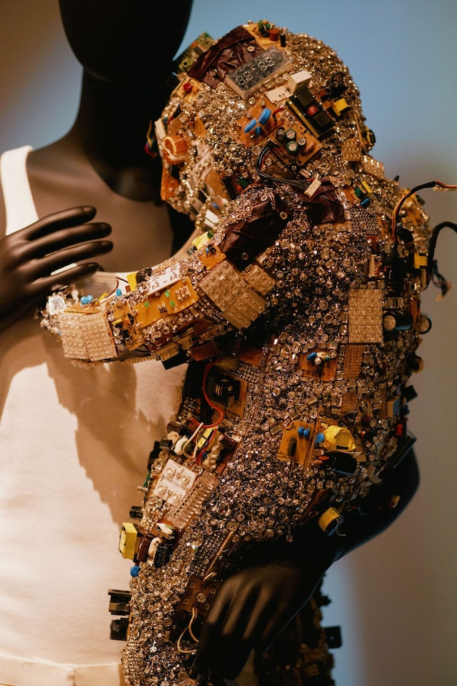 Schiaparelli: Fashion Becomes Art 