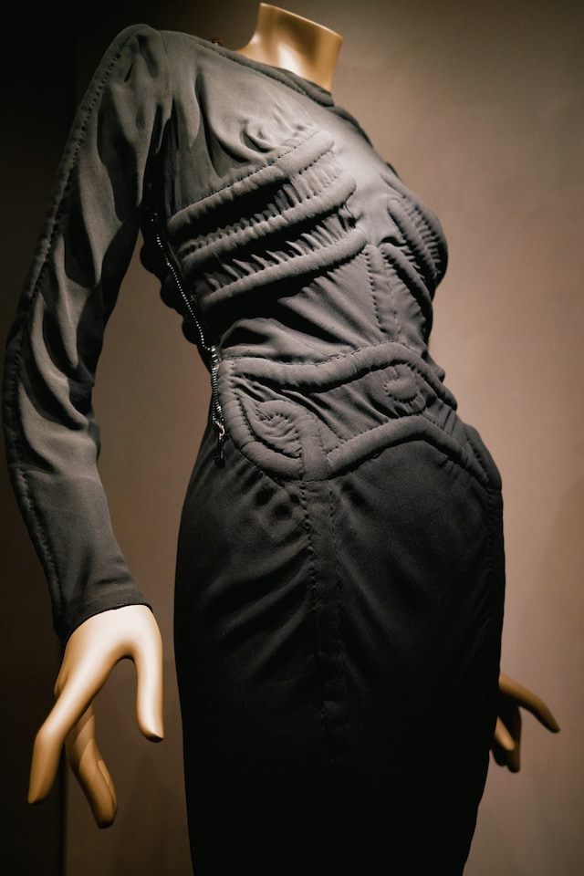 Schiaparelli: Fashion Becomes Art 