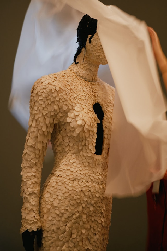 Schiaparelli: Fashion Becomes Art 