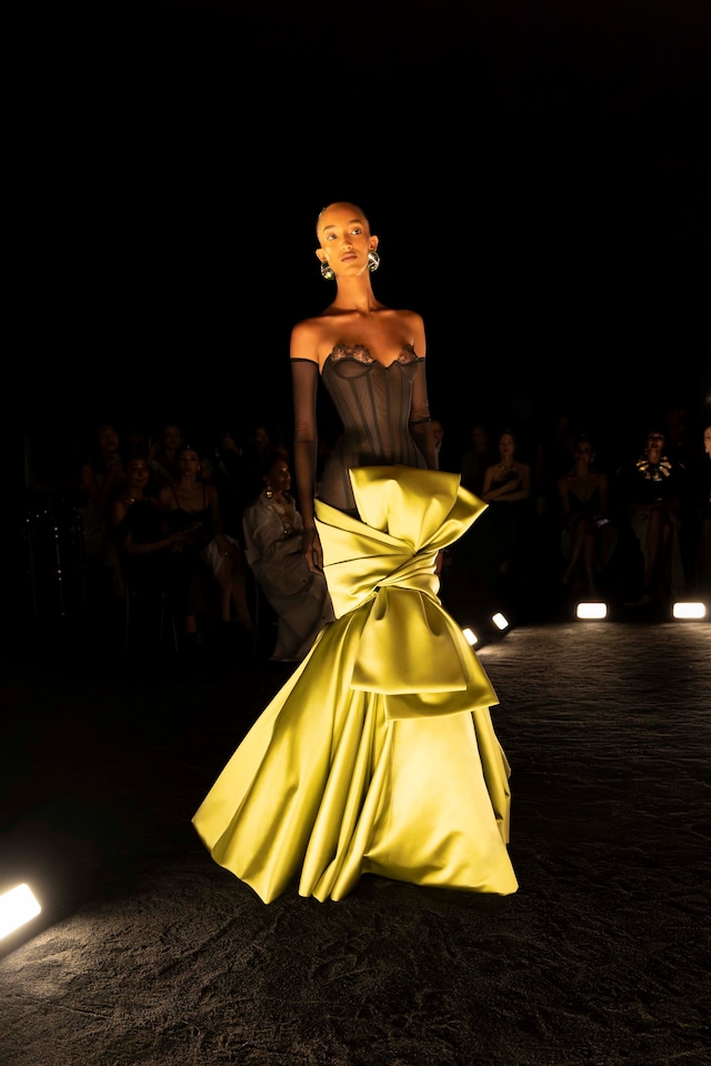 Schiaparelli: Fashion Becomes Art 