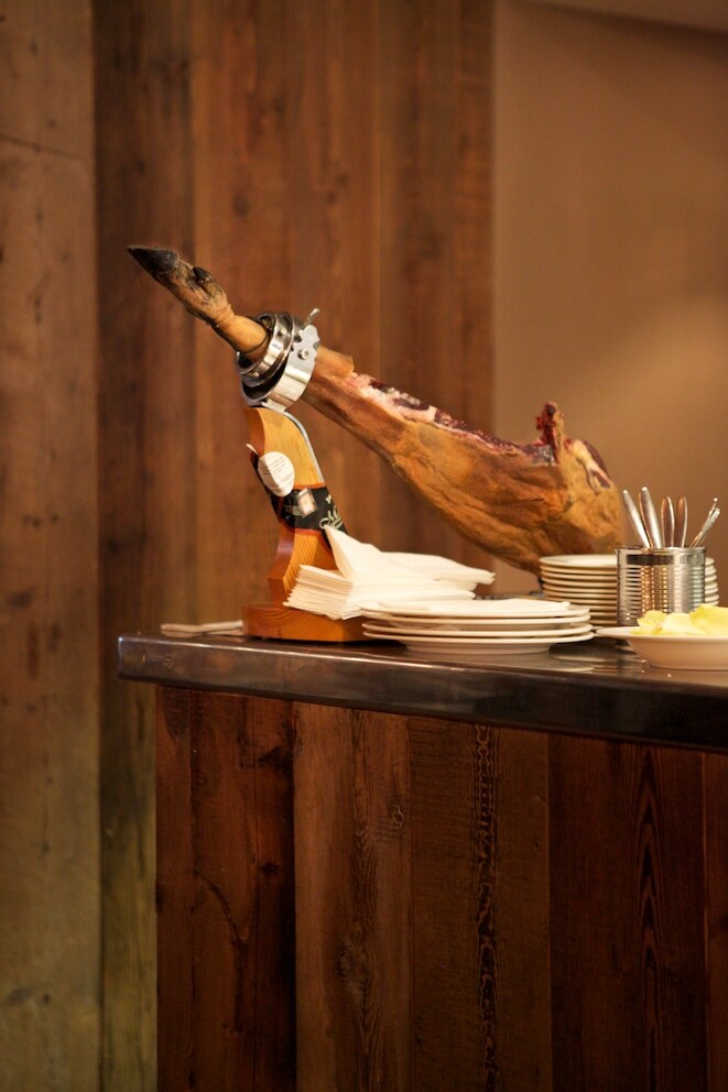 Jamon Iberico Manuel Maldonado on the bone