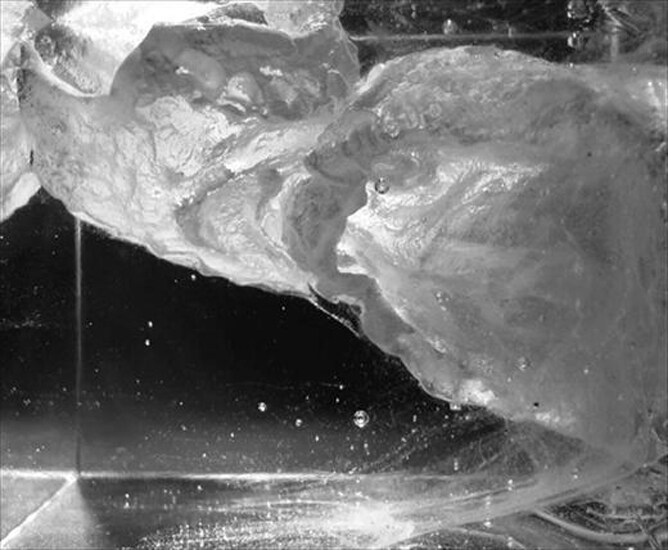 Cast of kiss as &quot;negative&quot; space inside glass block