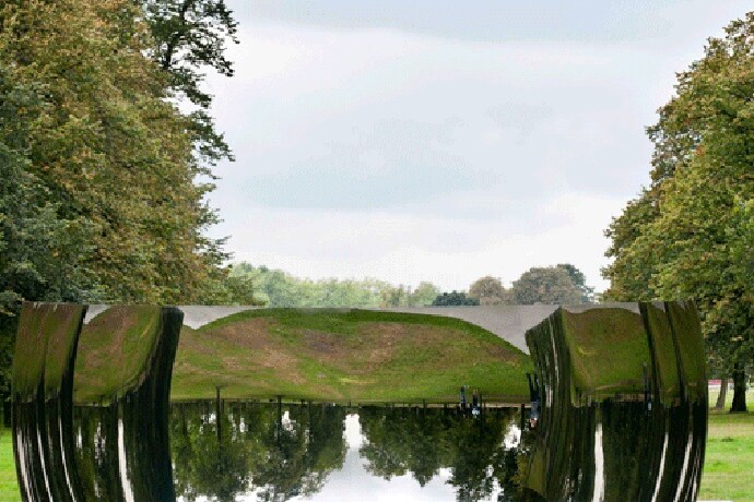 C Curve, 2007, Anish Kapoor