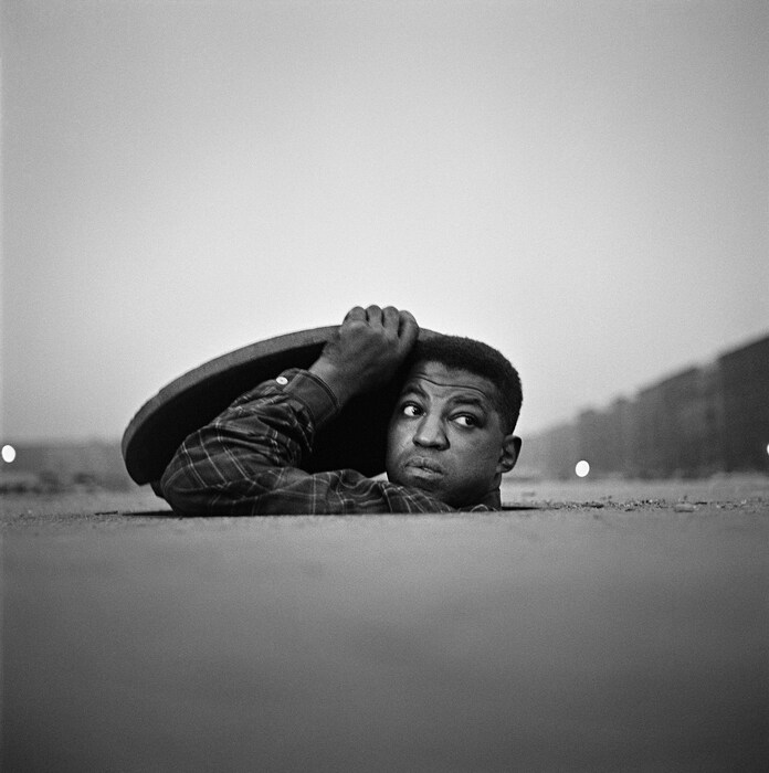 The-Invisible-Man-Harlem-New-York-1952-C-Gordon-Pa