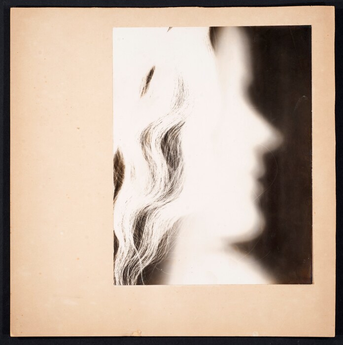 Tate_archive_barbara_Hepworth_self_photogram_1933
