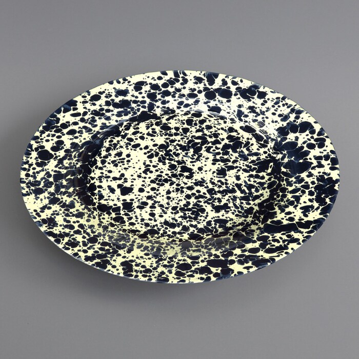 blue cream plate P