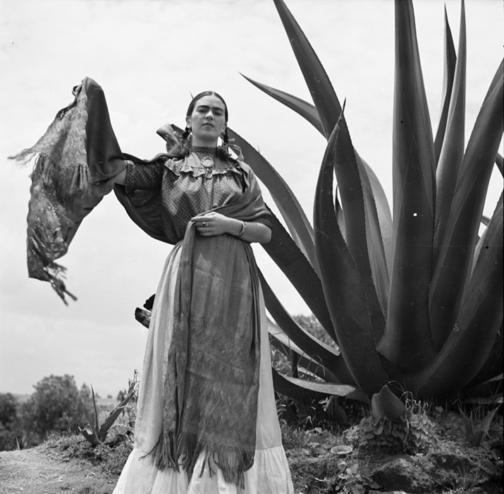 Frida Kahlo with Rebozo, Toni Frissell, 1937