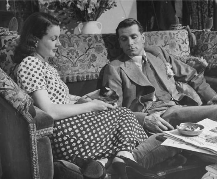 Vivien Leigh, Laurence Olivier and New Boy at home, 1946