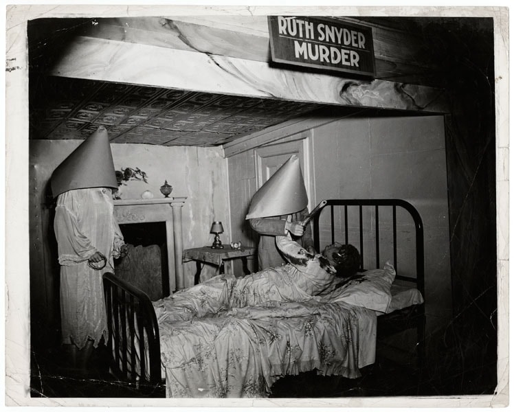 Weegee, [“Ruth Snyder Murder” wax display, Eden Mus&#233;e, Coney
