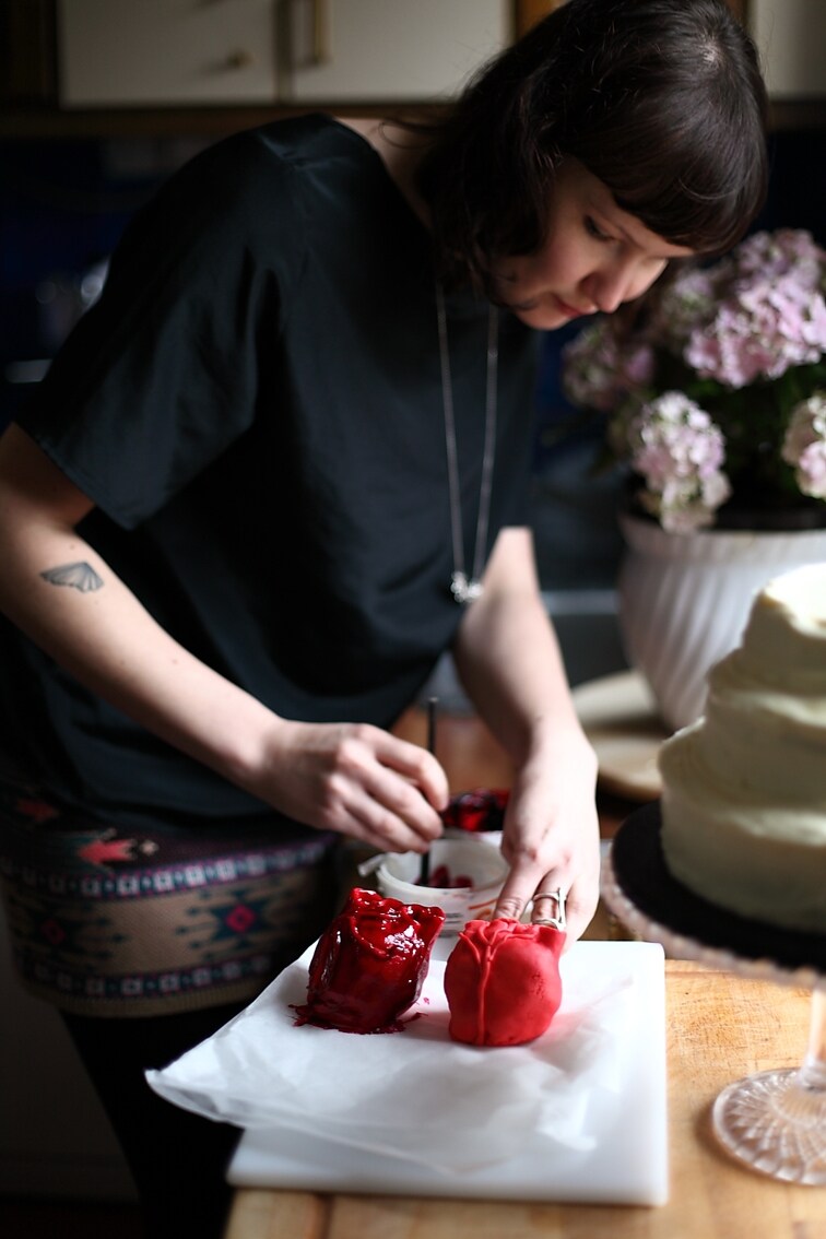 Detailing the red velvet hearts