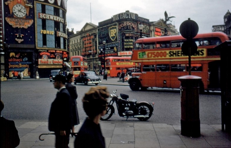 Piccadilly Circus, 1950s