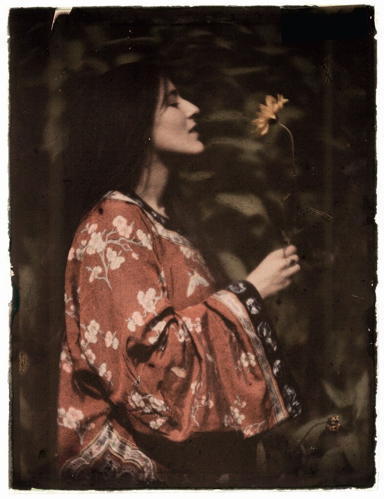 Alvin Langdon Coburn (1882-1966), Woman in a Kimono with Sun