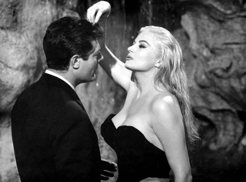 Marcello Mastroianni and Anita Ekberg in Fellini&#39;s La Dolce 