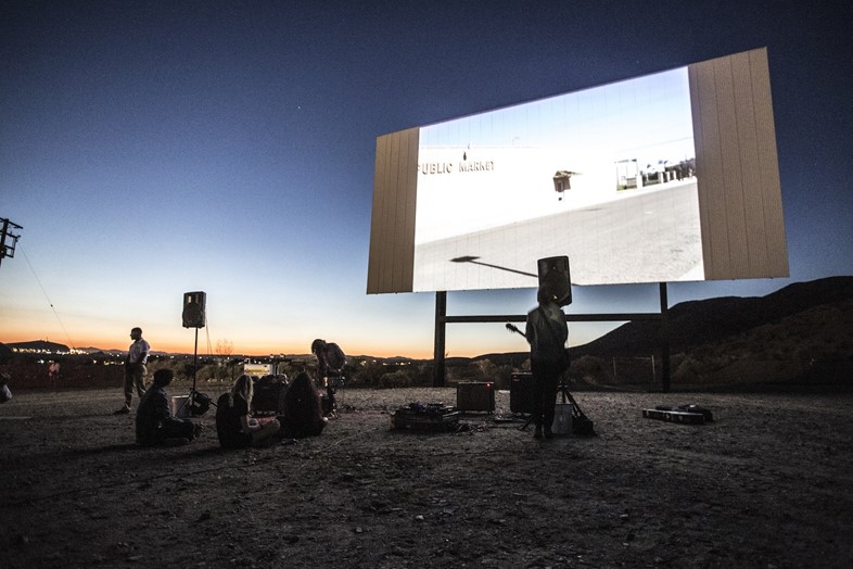 Stephen Shore&#39;s projection in Barstow