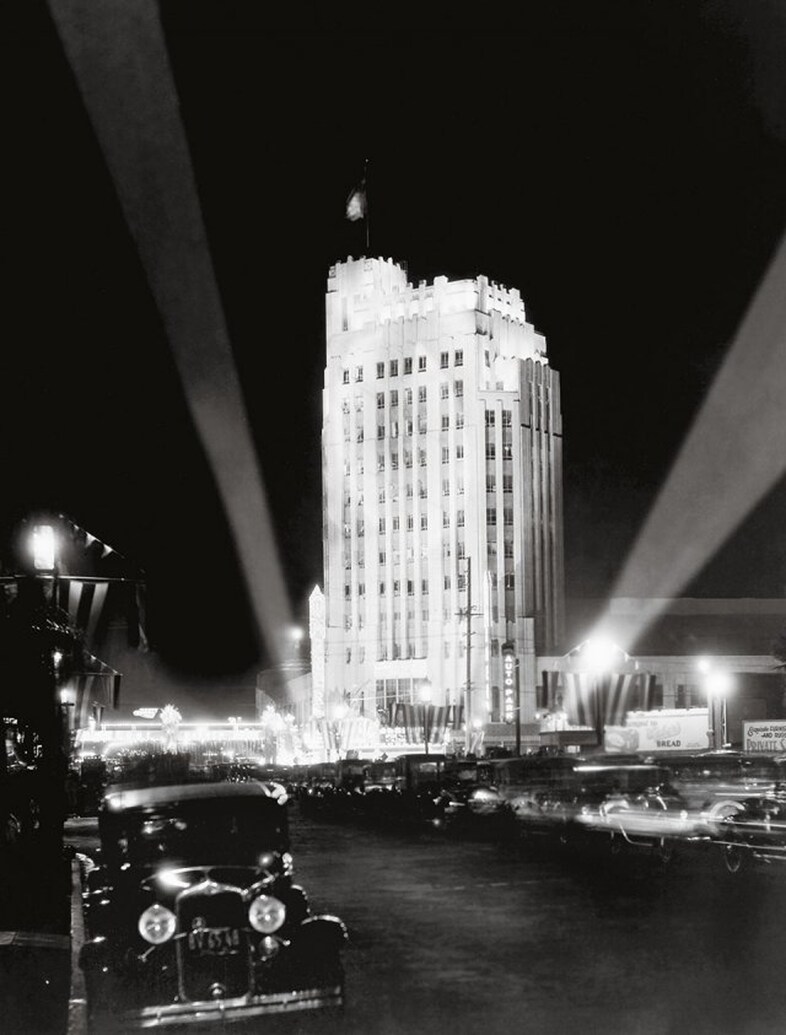 Opening of the Warner Theater, later the Wiltern, Wilshire B
