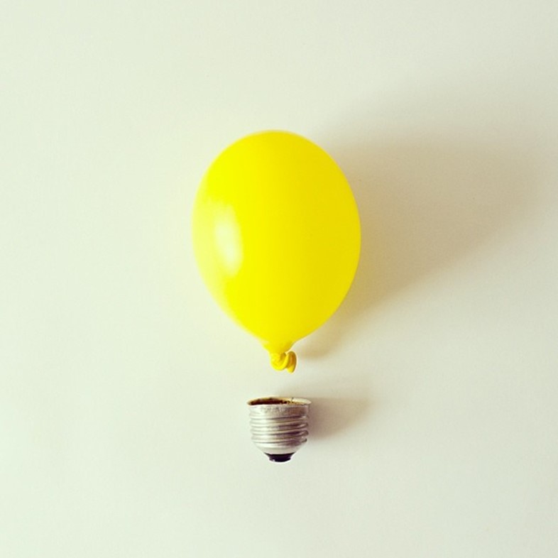 Balloon lightbulb