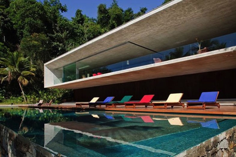 Paraty House in Brazil by Marcio Kogan Architects
