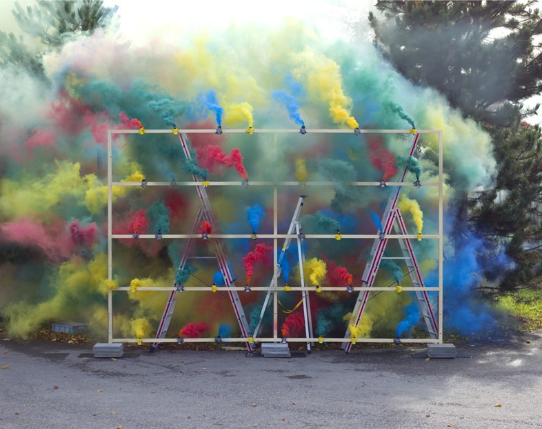 Olaf Breuning, Smoke Bombs 3, 2013