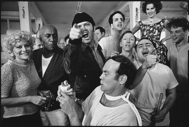 The cast of One Flew Over the Cuckoo&#39;s Nest posing