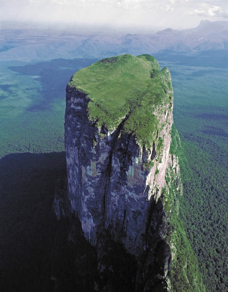 Cerro Sarisari&#241;ama ph. snipview.com