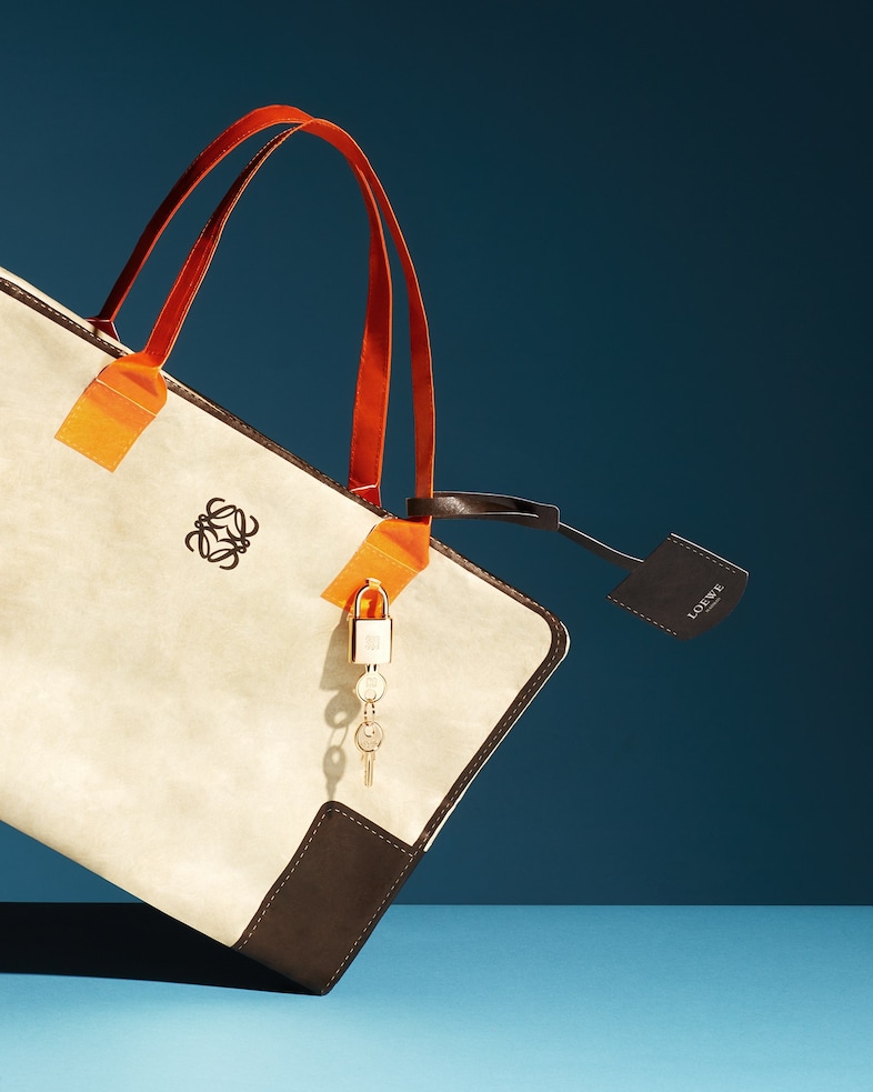 Loewe paper “Amazona” bag, invite to S/S12 show