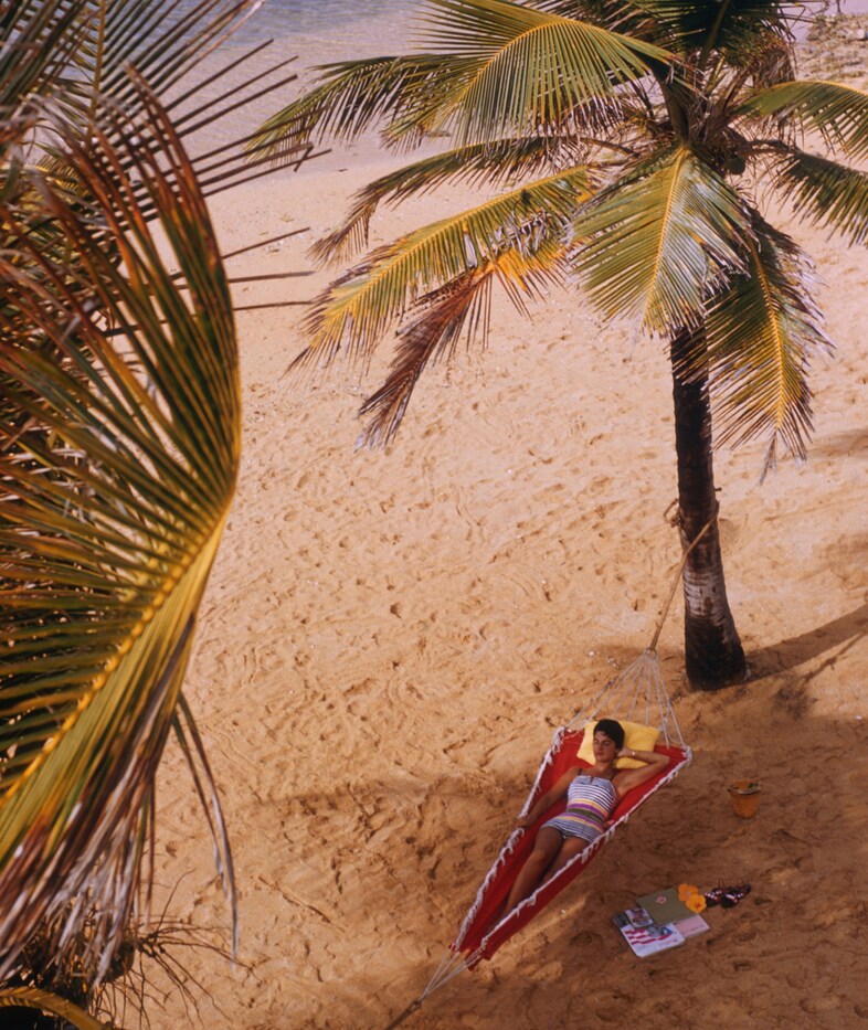 Slim Aarons: Women by Slim Aarons, text by Laura Hawk 