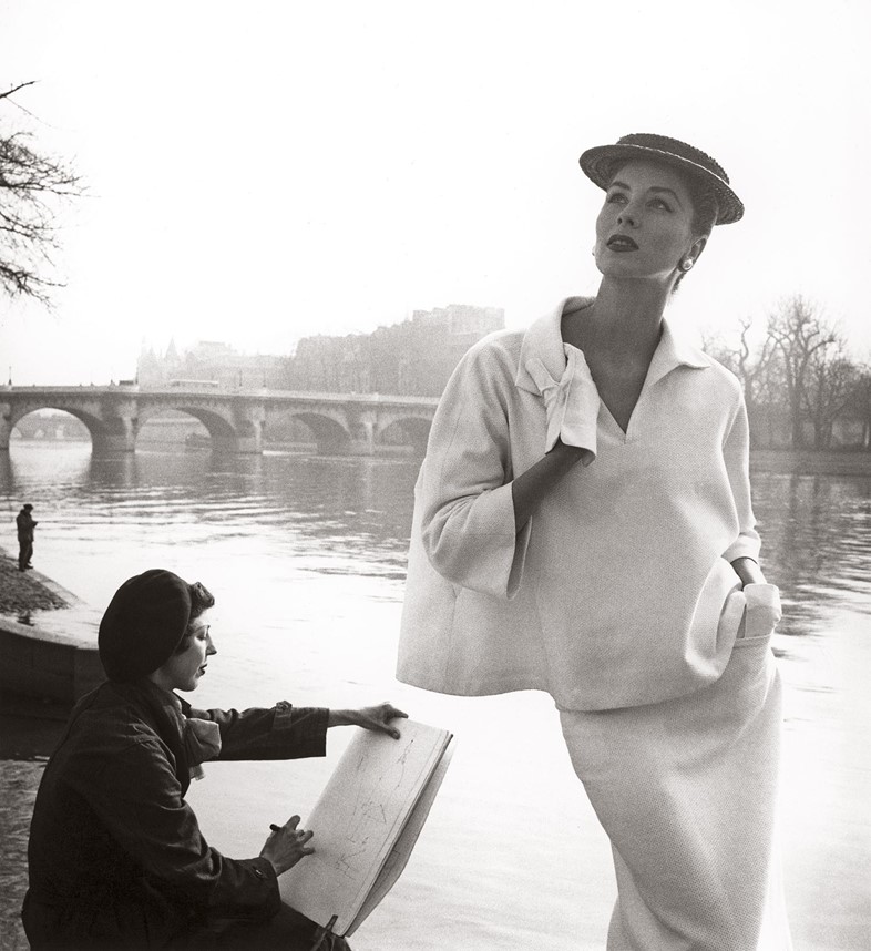 Suzy-Parker-by-the-Seine_-Costume-by-Balenciaga_-1