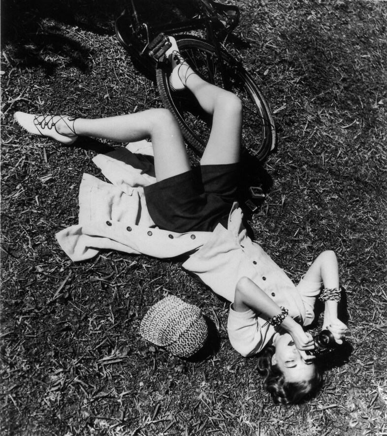Liz Gibbons as Photographer_ 1938. Photograph by L