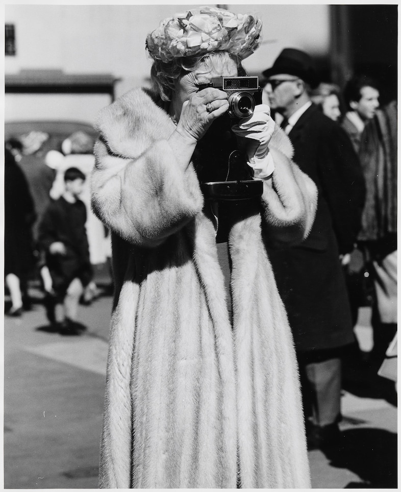 Hujar_11_Women-in-fur-coat-with-camera,-easter,-st