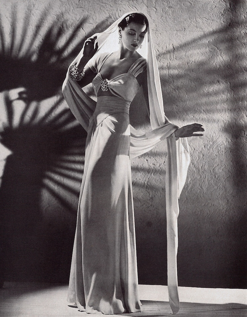 Jay-Thorpe,-New-York-collection-gown.-December,-19