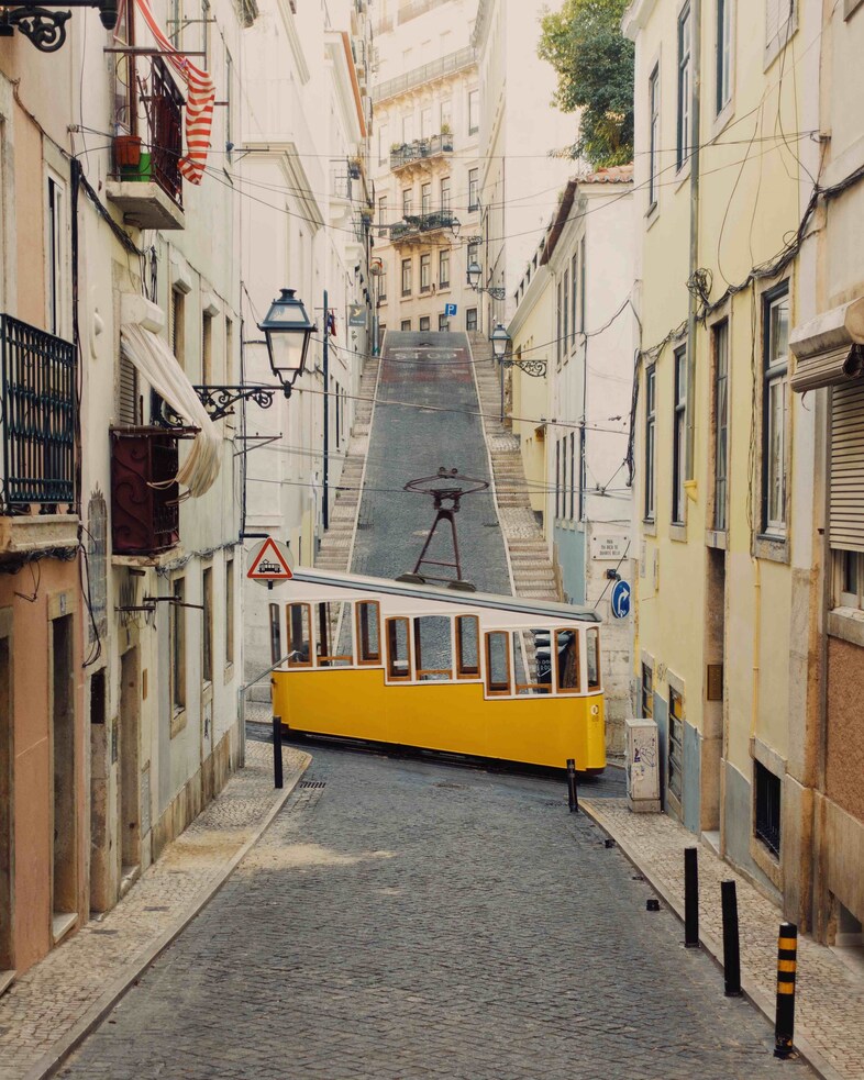 047-lisbon-tram-@jackspiceradams