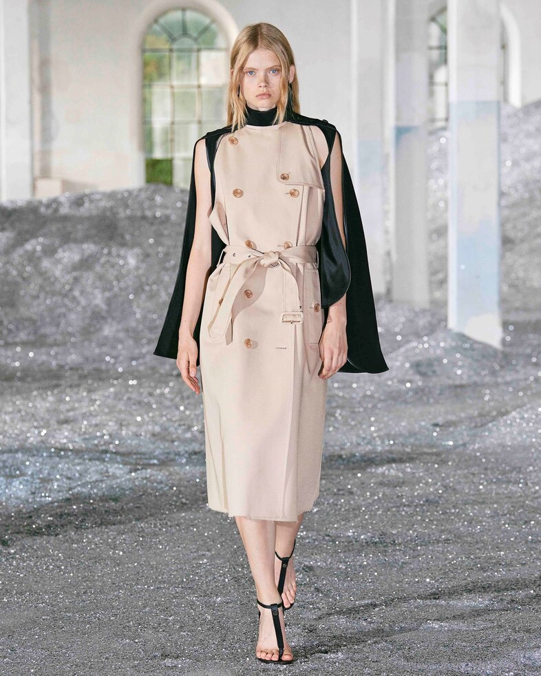 Burberry Spring_Summer 2022 Womenswear Presentatio