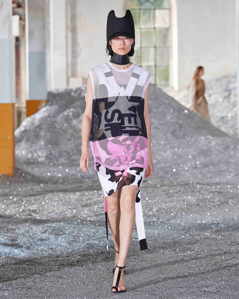 Burberry Spring_Summer 2022 Womenswear Presentatio