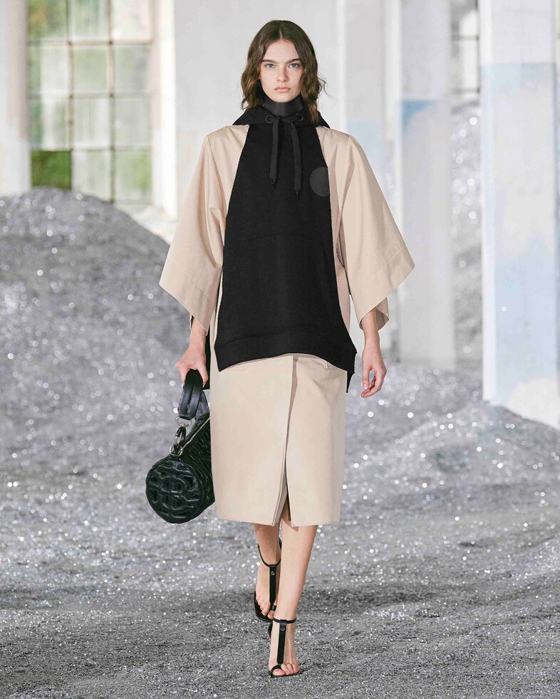 Burberry Spring_Summer 2022 Womenswear Presentatio