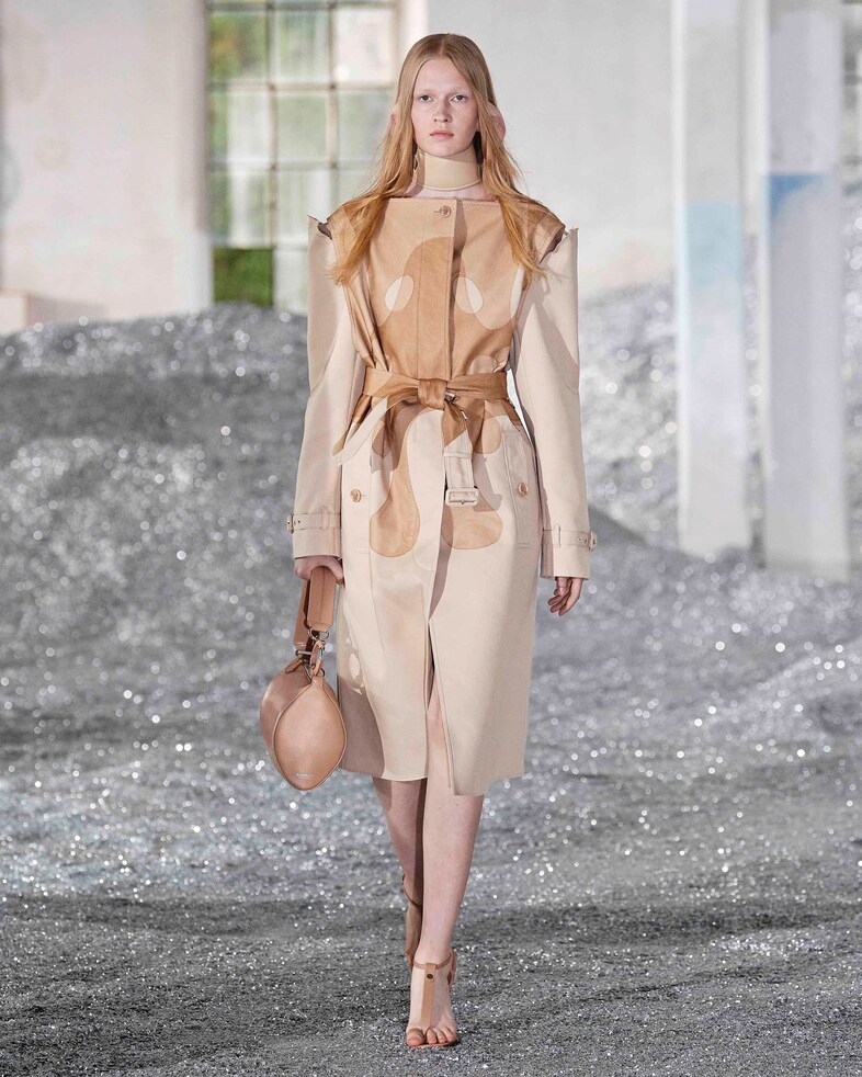 Burberry Spring_Summer 2022 Womenswear Presentatio