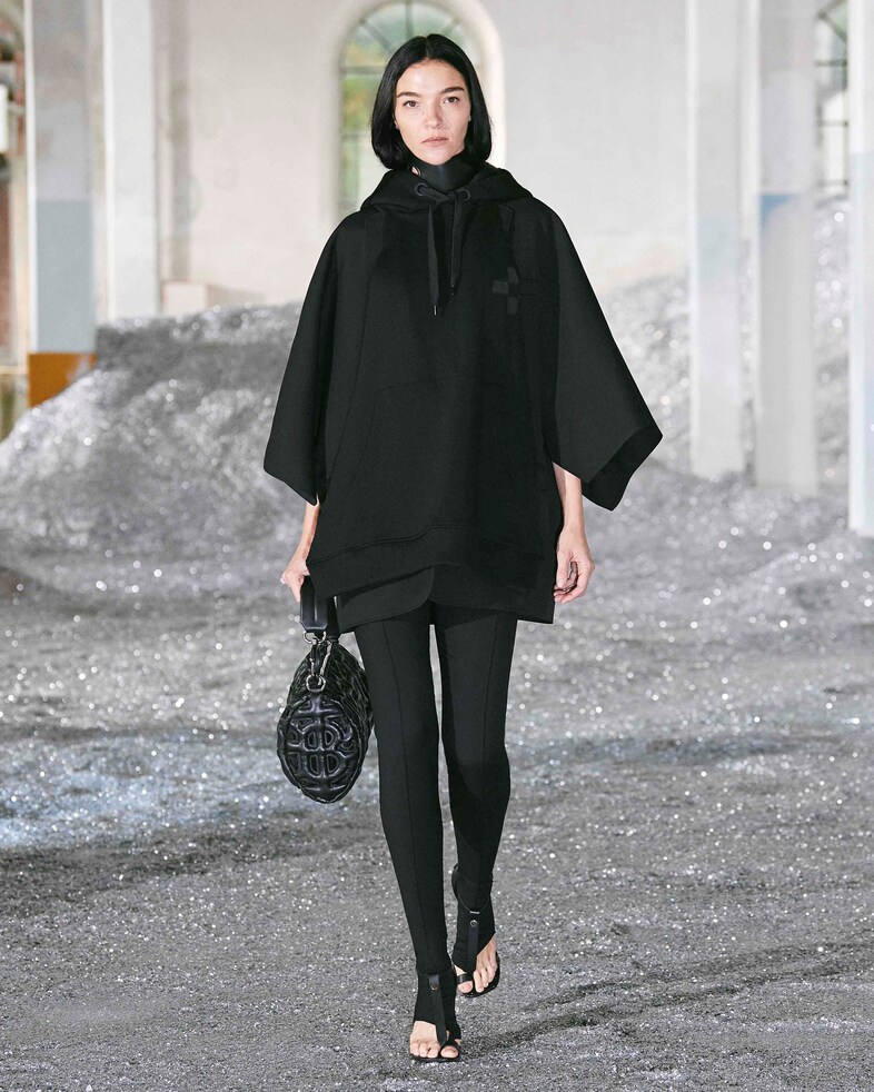 Burberry Spring_Summer 2022 Womenswear Presentatio