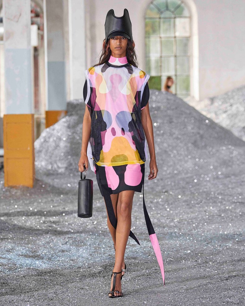 Burberry Spring_Summer 2022 Womenswear Presentatio