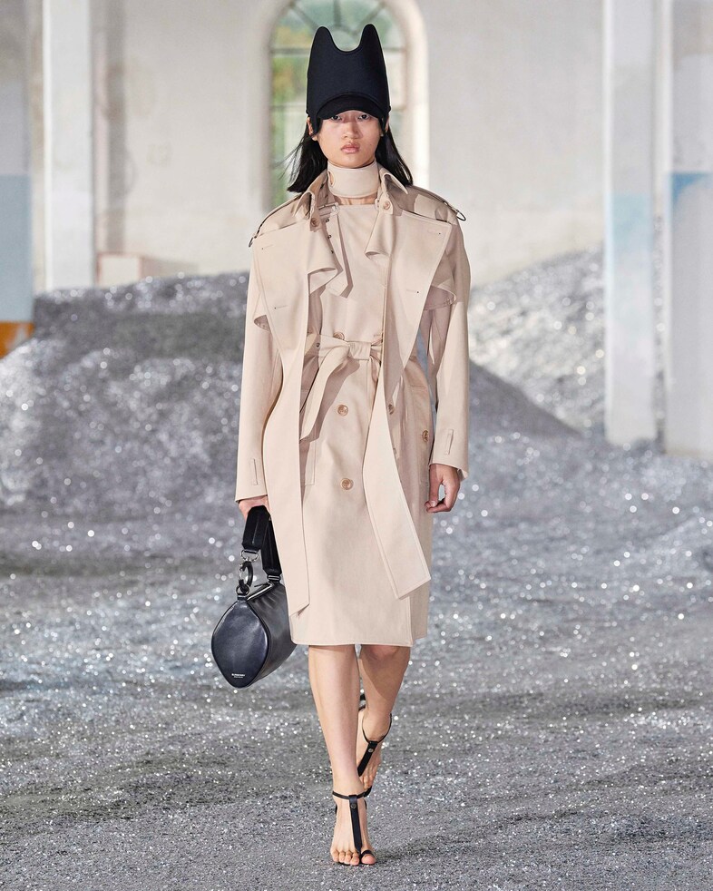 Burberry Spring_Summer 2022 Womenswear Presentatio
