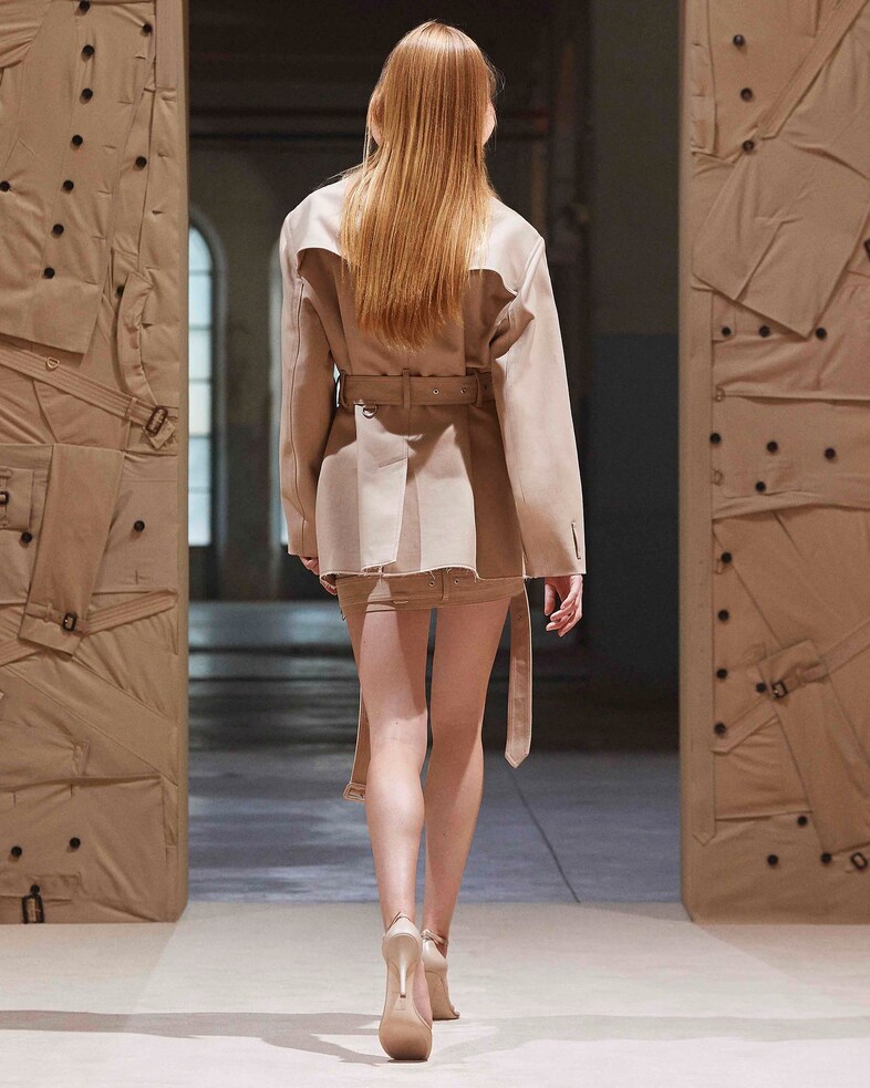 Burberry Spring_Summer 2022 Womenswear Presentatio